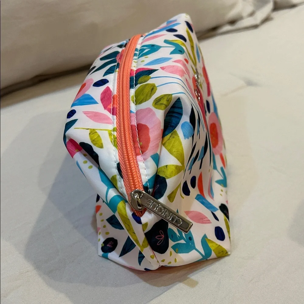 NEW Clinique Cosmetic Pouch